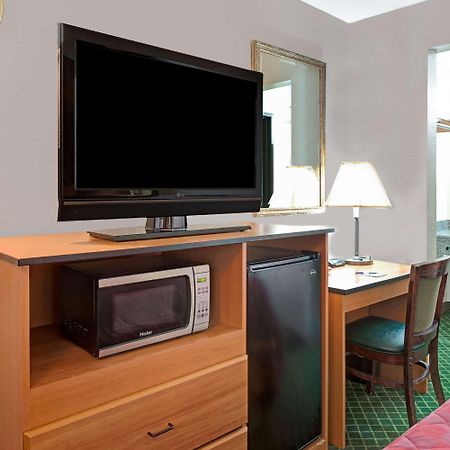 Travelodge Sacramento/רנצ'ו קורדובה מראה חיצוני תמונה
