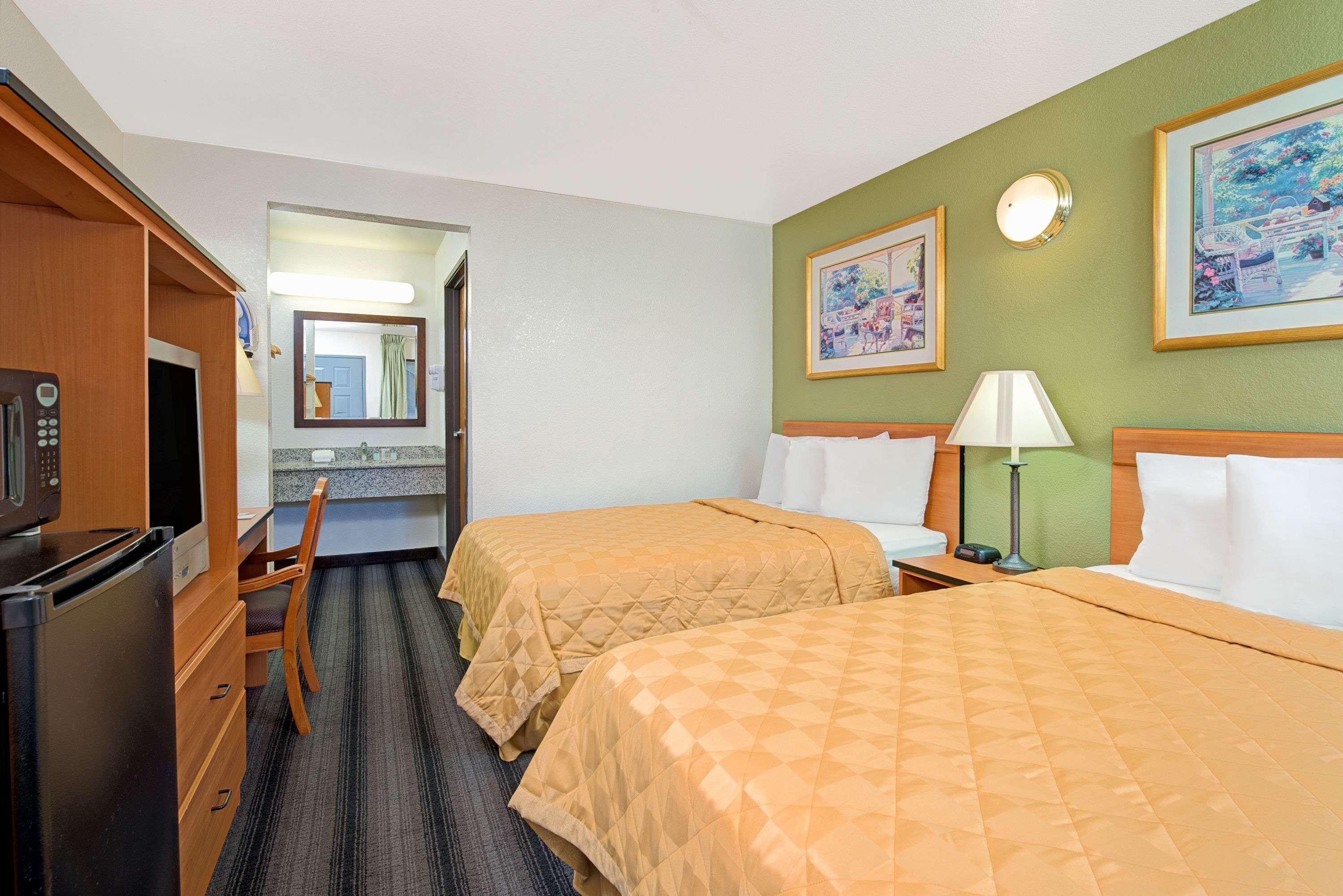 Travelodge Sacramento/רנצ'ו קורדובה מראה חיצוני תמונה