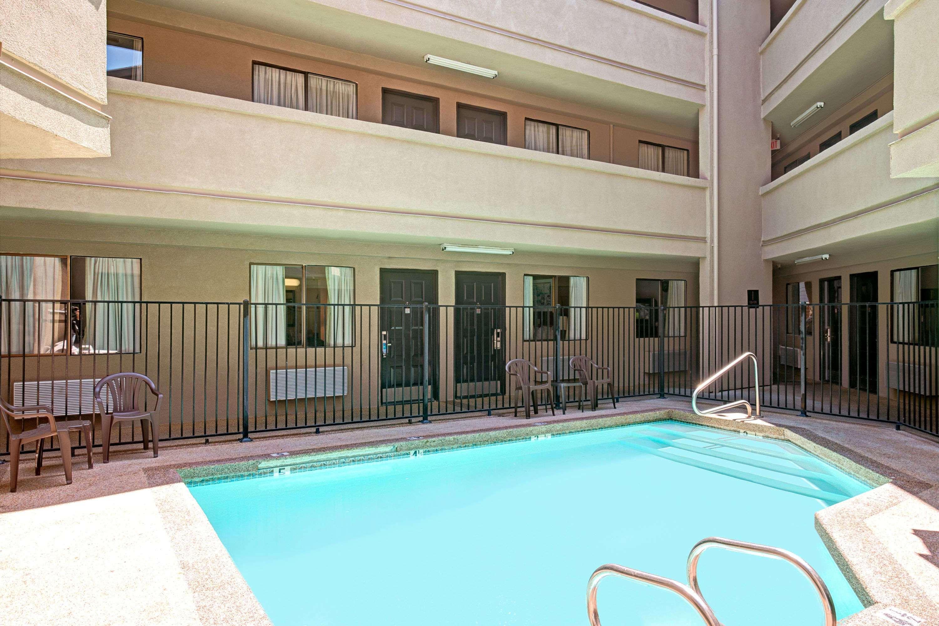 Travelodge Sacramento/רנצ'ו קורדובה מראה חיצוני תמונה