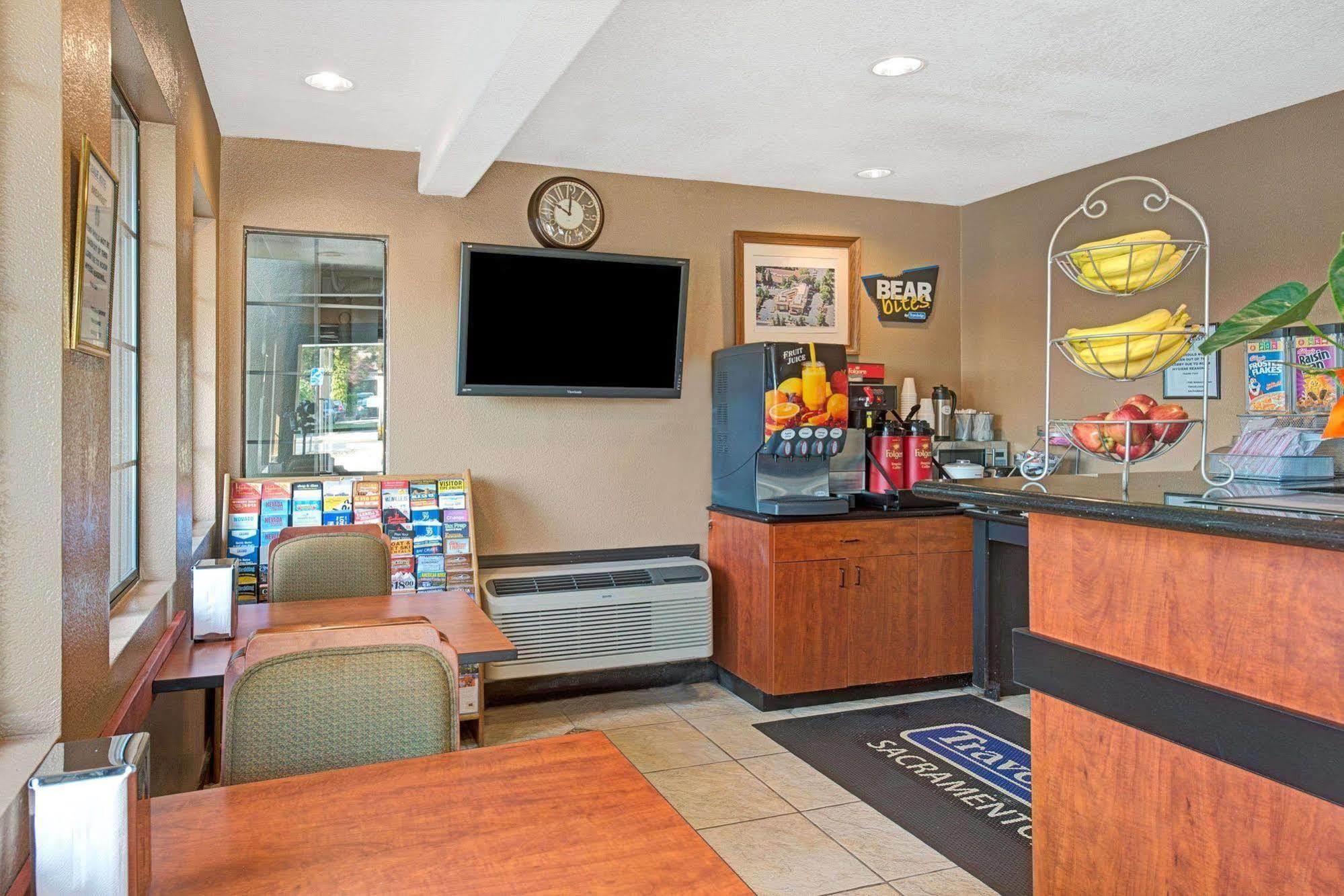 Travelodge Sacramento/רנצ'ו קורדובה מראה חיצוני תמונה