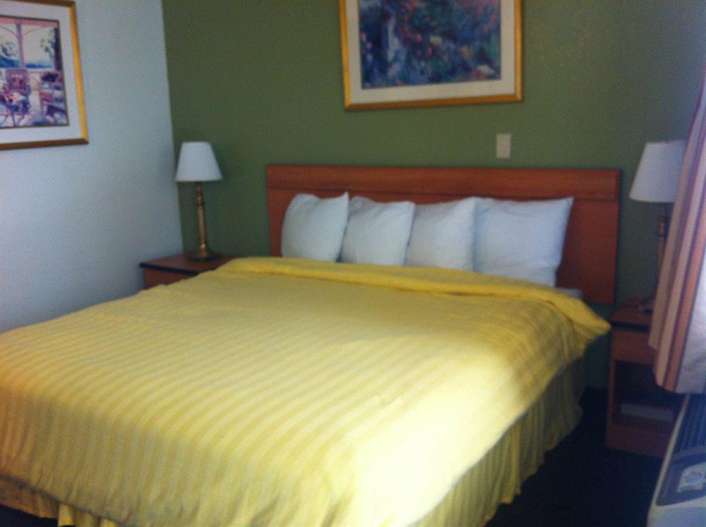 Travelodge Sacramento/רנצ'ו קורדובה מראה חיצוני תמונה